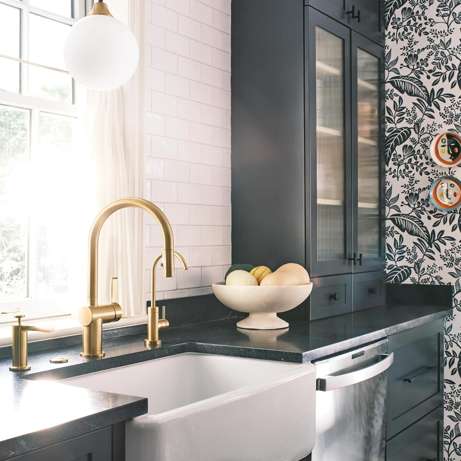 image:imageMoen 7622BL CIA Pulldown Kitchen Faucet with Power Boost Includes Optional Chrome and Brushed Gold Accents Matte Black withBrushed Gold