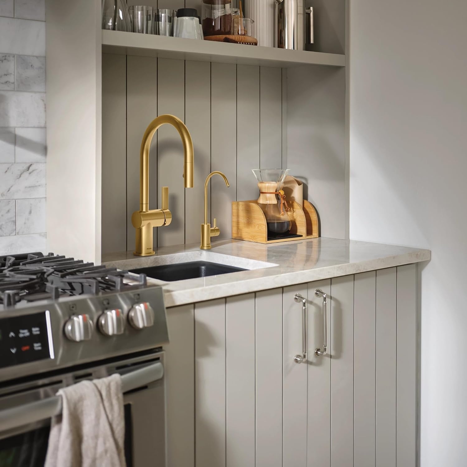 image:imageMoen 7622BL CIA Pulldown Kitchen Faucet with Power Boost Includes Optional Chrome and Brushed Gold Accents Matte Black withBrushed Gold