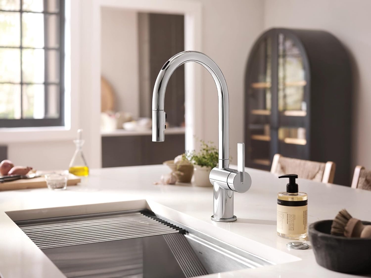 image:imageMoen 7622BL CIA Pulldown Kitchen Faucet with Power Boost Includes Optional Chrome and Brushed Gold Accents Matte Black withChrome