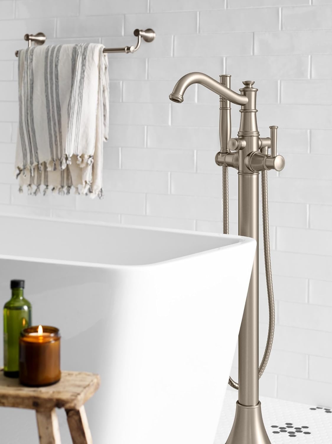 image:imageMoen 9025ORB Belfield OneHandle Freestanding Floor Mount Tub Filler with Handshower Oil Rubbed BronzeOil Rubbed Bronze