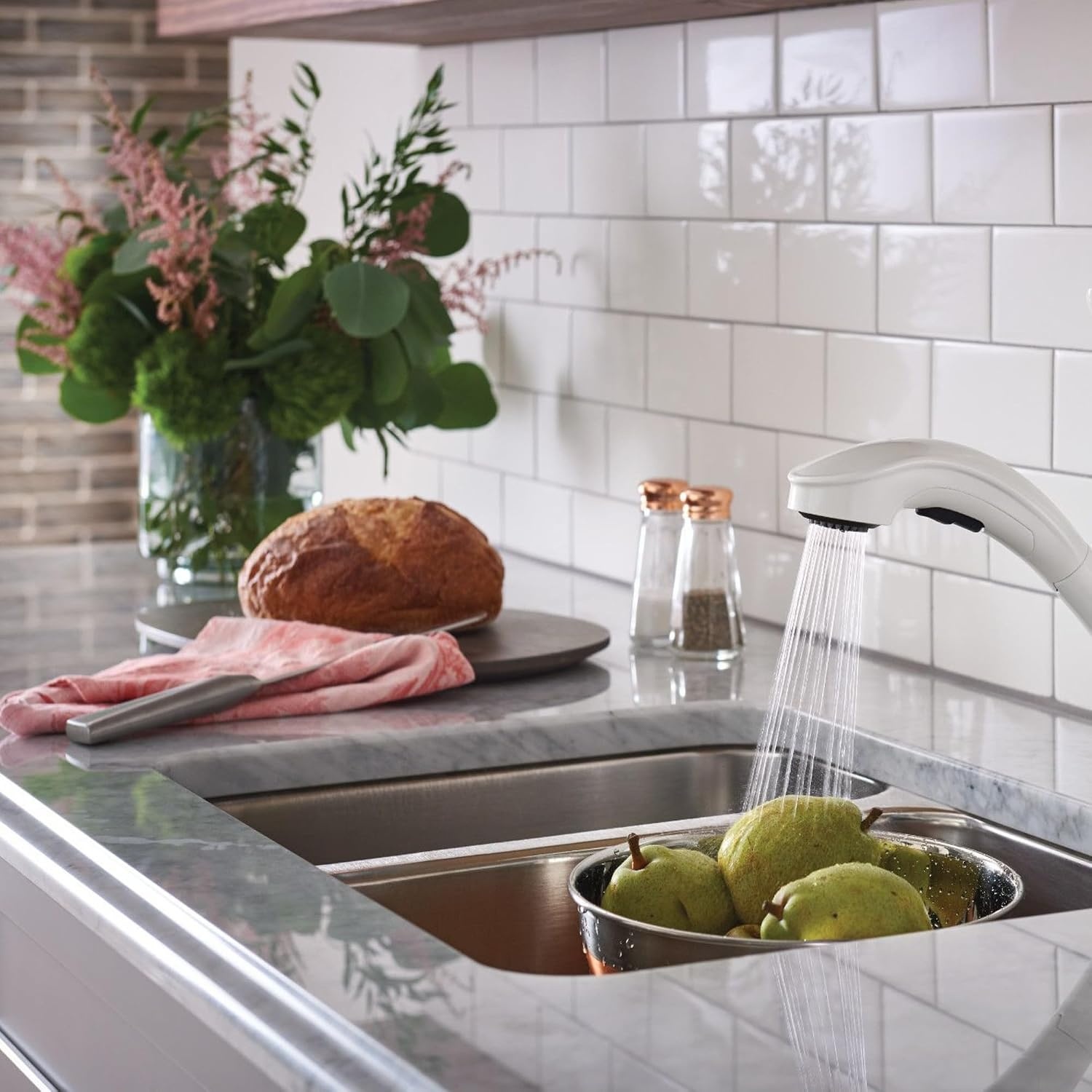 image:imageMoen Brecklyn Mediterranean Bronze SingleHandle PullOut Sprayer Kitchen Sink Faucet with Power Clean 87557BRBGlacier