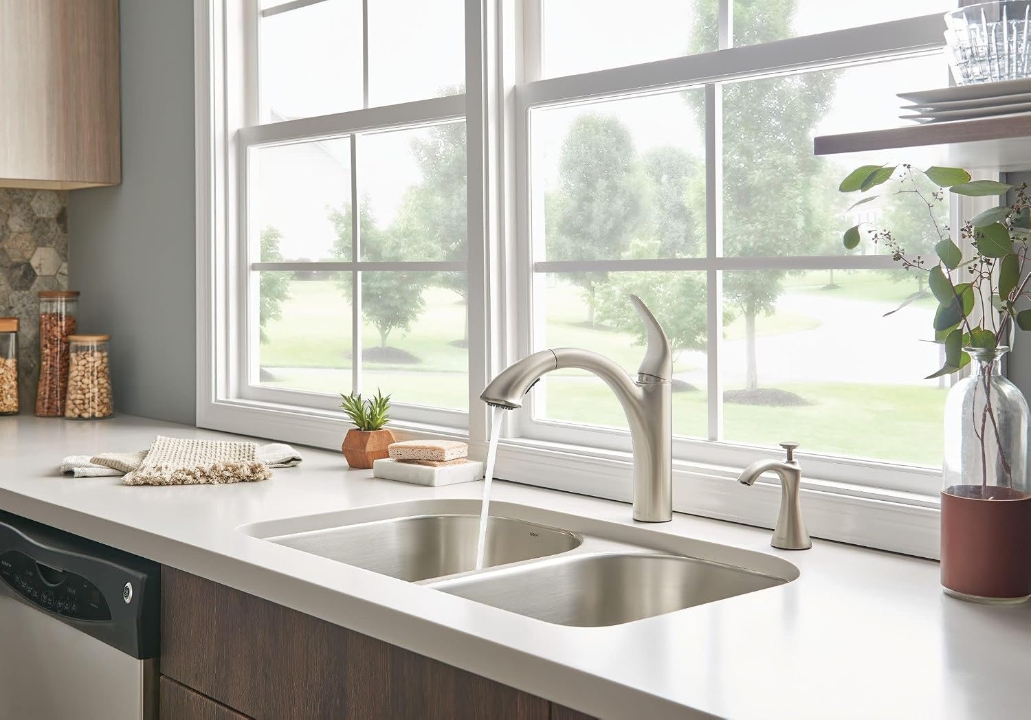image:imageMoen Camerist Spot Resist Stainless OneHandle Kitchen Faucet with Pullout Spray Head Featuring Power Clean and Reflex Docking System 7545SRS