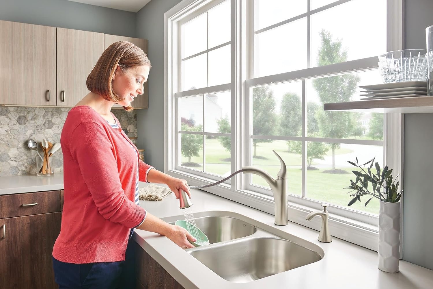 image:imageMoen Camerist Spot Resist Stainless OneHandle Kitchen Faucet with Pullout Spray Head Featuring Power Clean and Reflex Docking System 7545SRS
