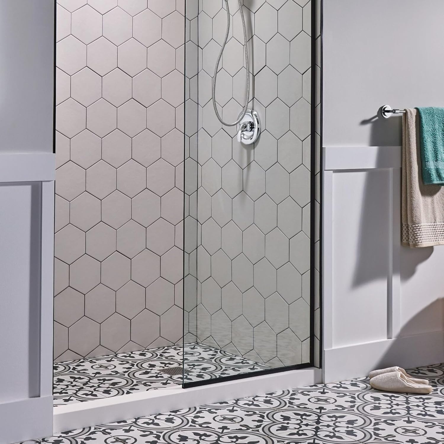 image:imageMoen Engage Magnetix Spot Resist Brushed Nickel 35Inch SixFunction Detachable Handheld Showerhead with Magnetic Docking System 26100SRNChrome