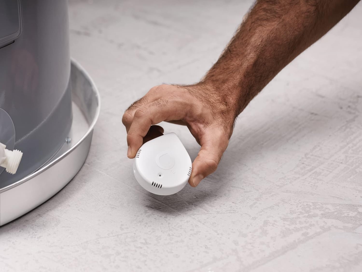 image:imageMoen Flo Smart Water Leak Detector Drip or Flood Sensor Alarm for Home 1Pack White 920004White