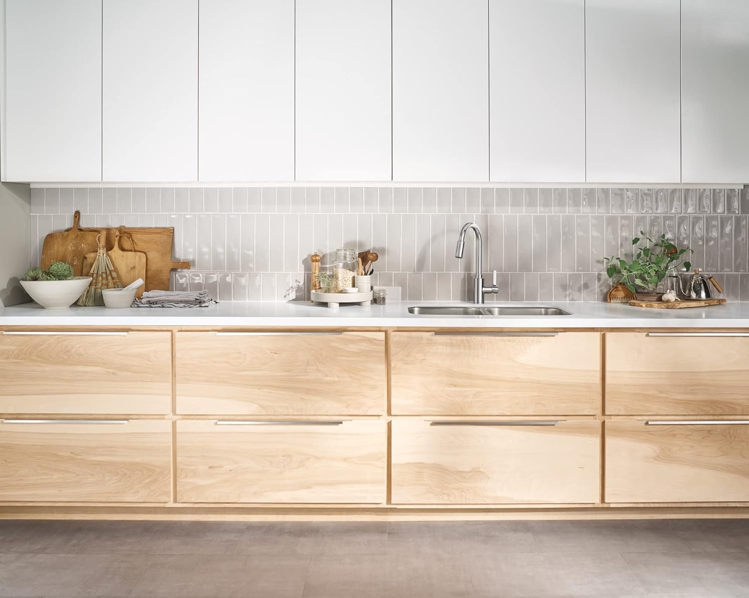 image:imageMoen Genta LX Touchless Kitchen Faucet MotionSense Wave Sensor High Arc Pulldown with Power Clean Spray OneHandle Chrome 7882EWCChrome