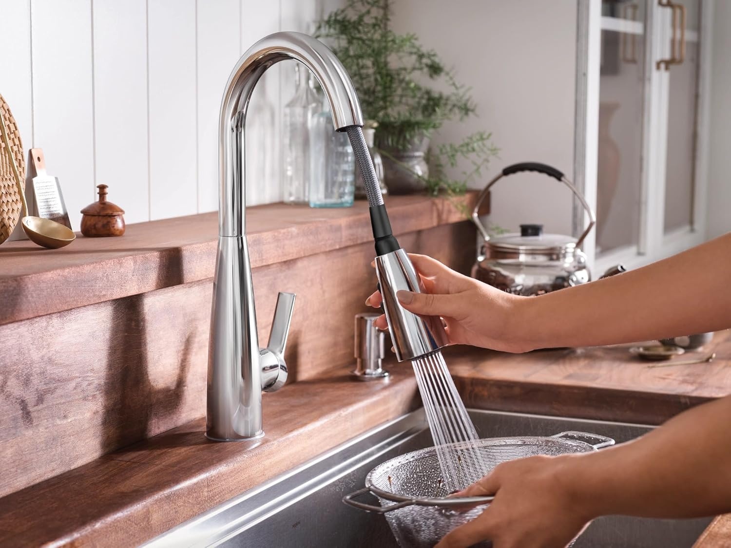 image:imageMoen Haelyn Matte Black Touchless SingleHandle PullDown Sprayer Kitchen Faucet with Soap Dispenser Features Power Clean for a Faster Wash 87627EWBLChrome