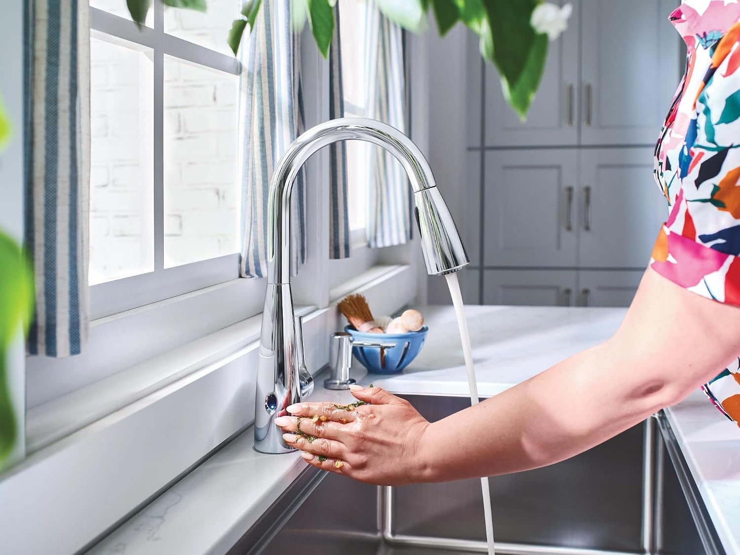 image:imageMoen Haelyn Matte Black Touchless SingleHandle PullDown Sprayer Kitchen Faucet with Soap Dispenser Features Power Clean for a Faster Wash 87627EWBLChrome