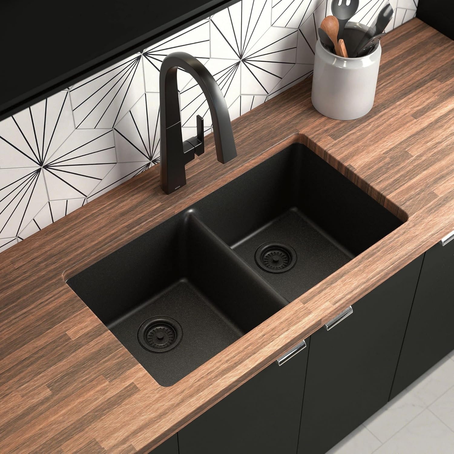 image:imageMoen Nio Matte Black OneHandle Pulldown Kitchen Faucet with Power Clean Accent Handle Included for Customizing S75005BLMatte Black