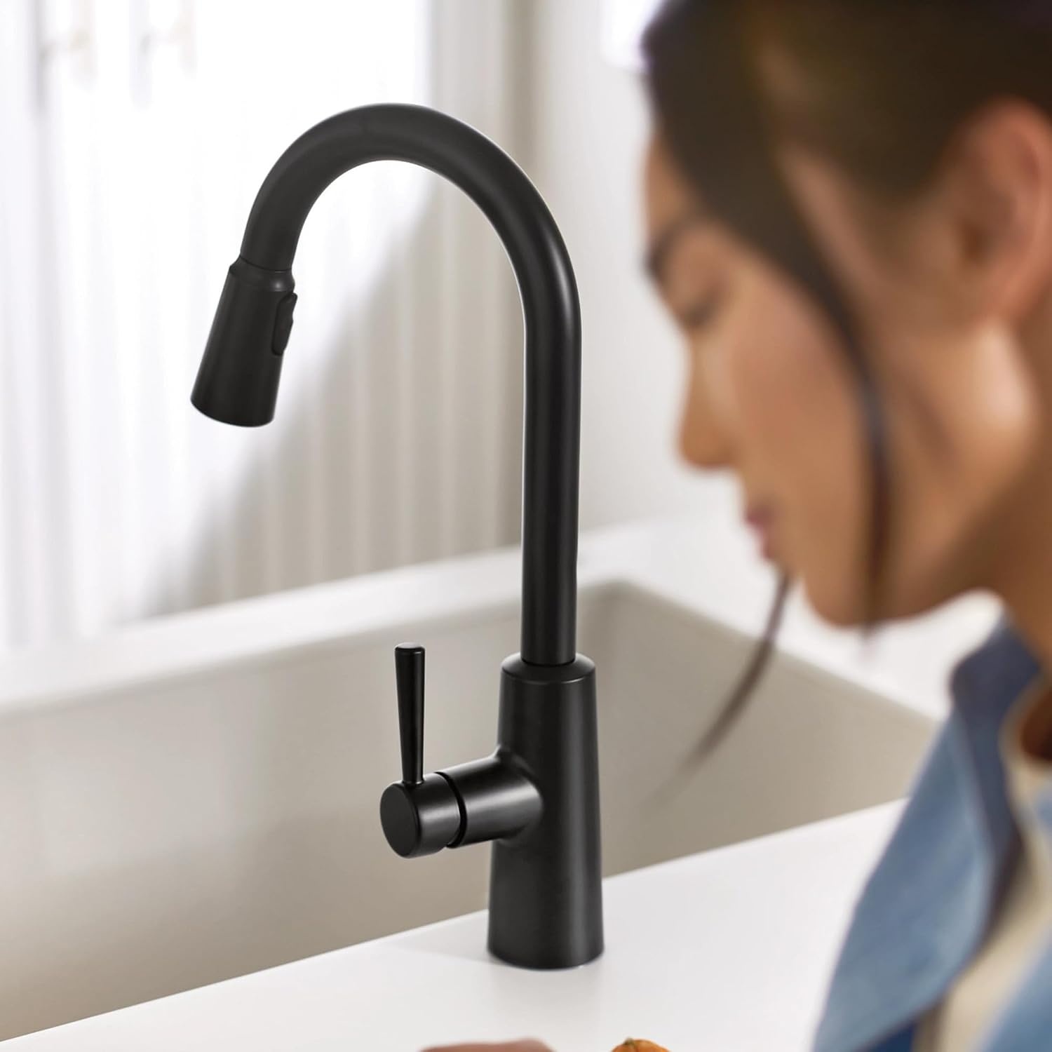 image:imageMoen Riley Chrome OneHandle Pulldown Kitchen Faucet Featuring Power Clean and Reflex Docking System for the Spray Head Modern Kitchen Sink Faucet 7402CMatte Black