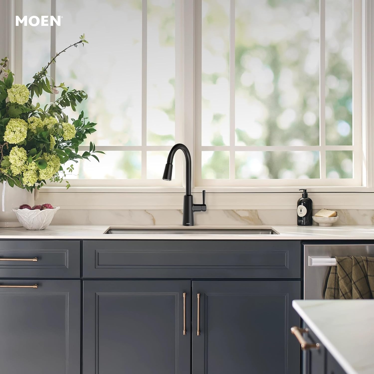 image:imageMoen Riley Chrome OneHandle Pulldown Kitchen Faucet Featuring Power Clean and Reflex Docking System for the Spray Head Modern Kitchen Sink Faucet 7402CMatte Black