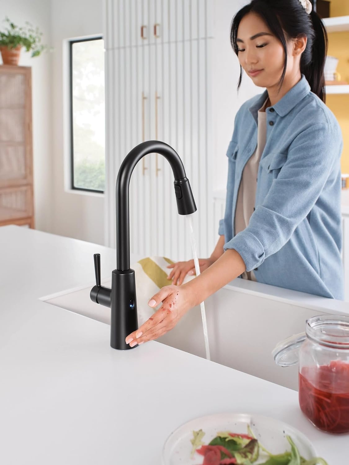 image:imageMoen Riley Chrome OneHandle Pulldown Kitchen Faucet Featuring Power Clean and Reflex Docking System for the Spray Head Modern Kitchen Sink Faucet 7402CMatte Black