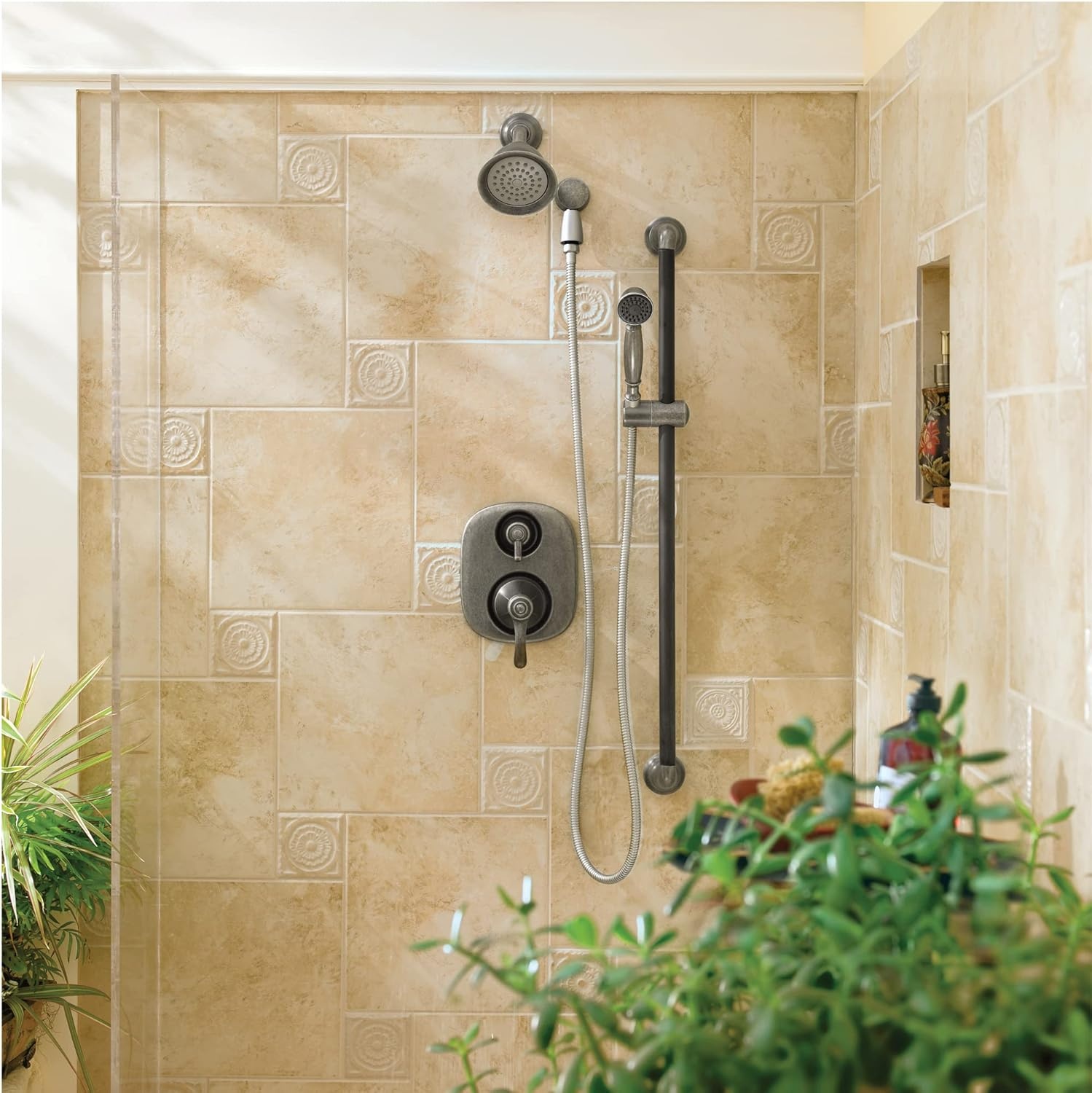 image:imageMoen Moenflo XL Chrome Single Function 438Inch Diameter Showerhead 6302Chrome