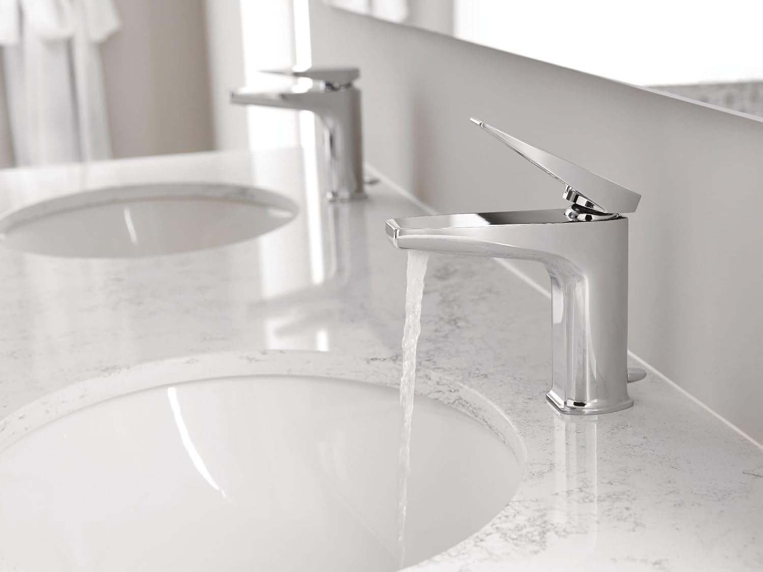 image:imageMoen S8000 Via OneHandle Modern Bathroom Faucet ChromeChrome