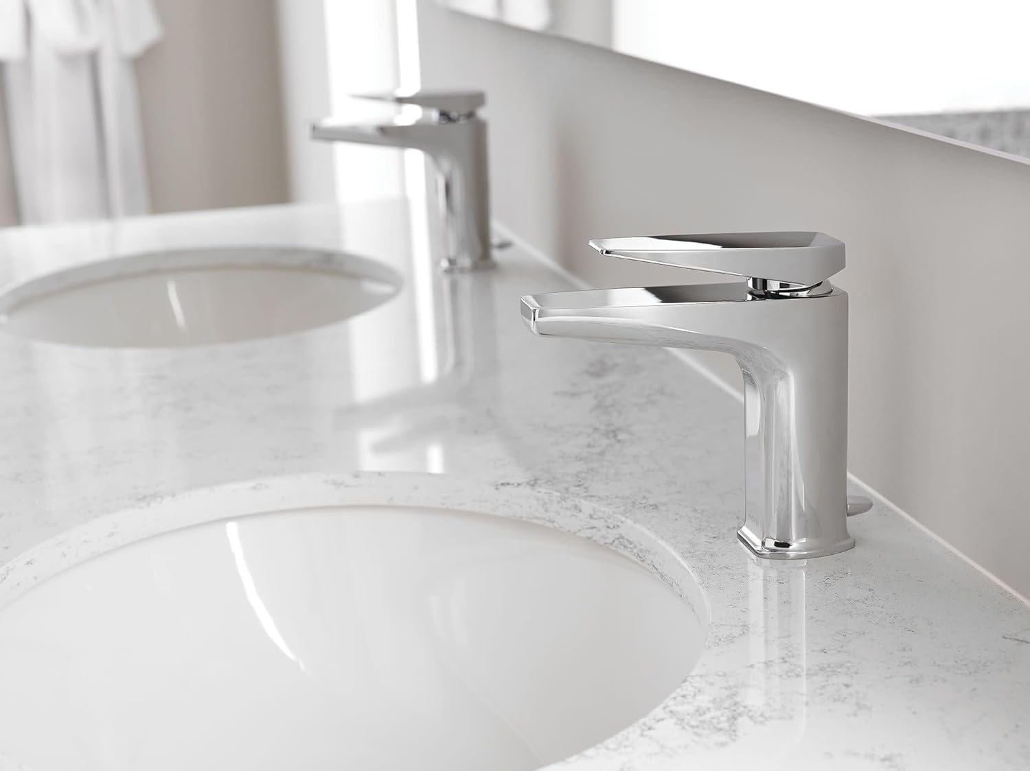 image:imageMoen S8000 Via OneHandle Modern Bathroom Faucet ChromeChrome