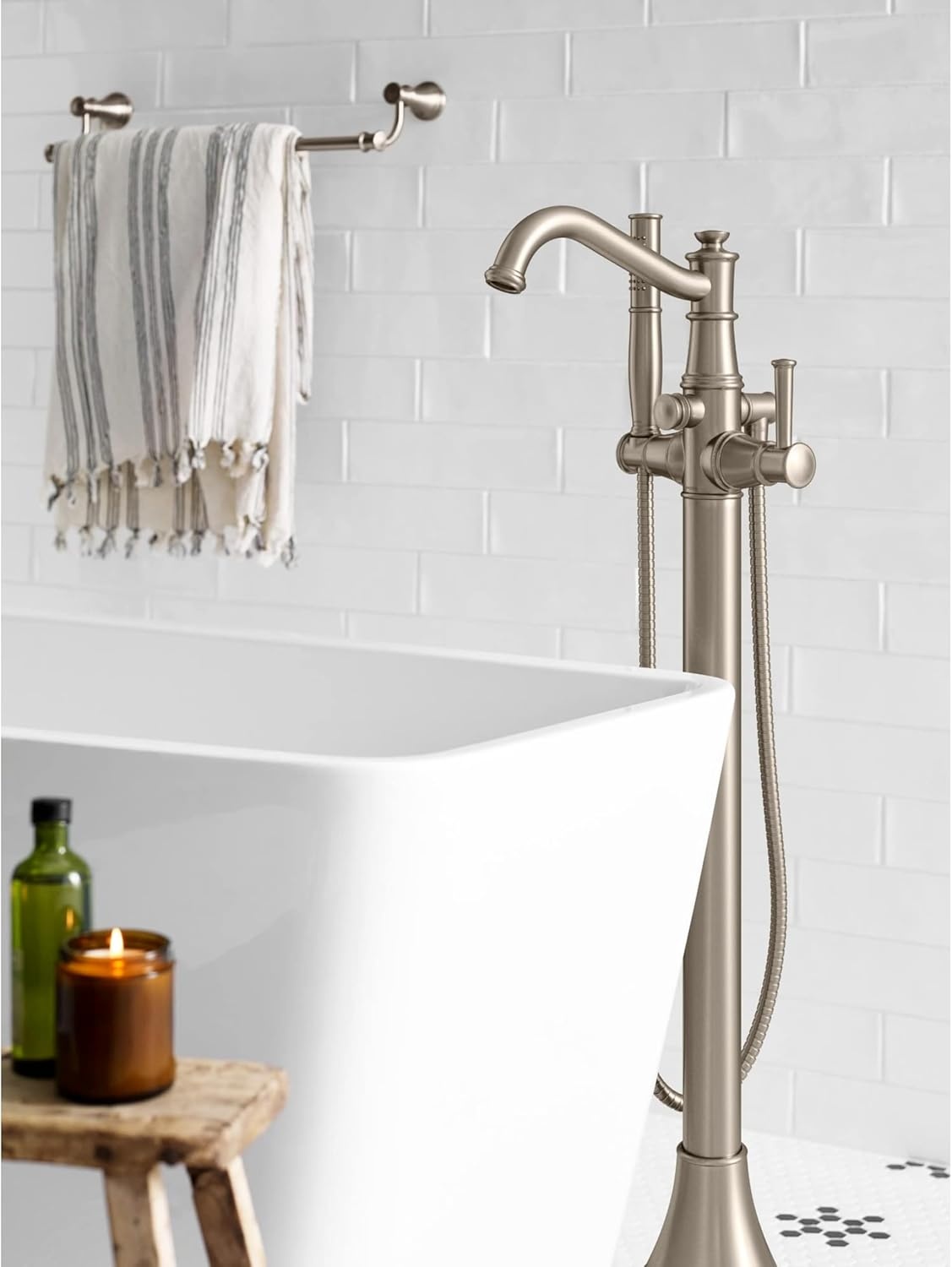image:imageMoen YB6418ORB Belfield 18Inch Bathroom Towel Bar Oil Rubbed BronzeOil Rubbed Bronze