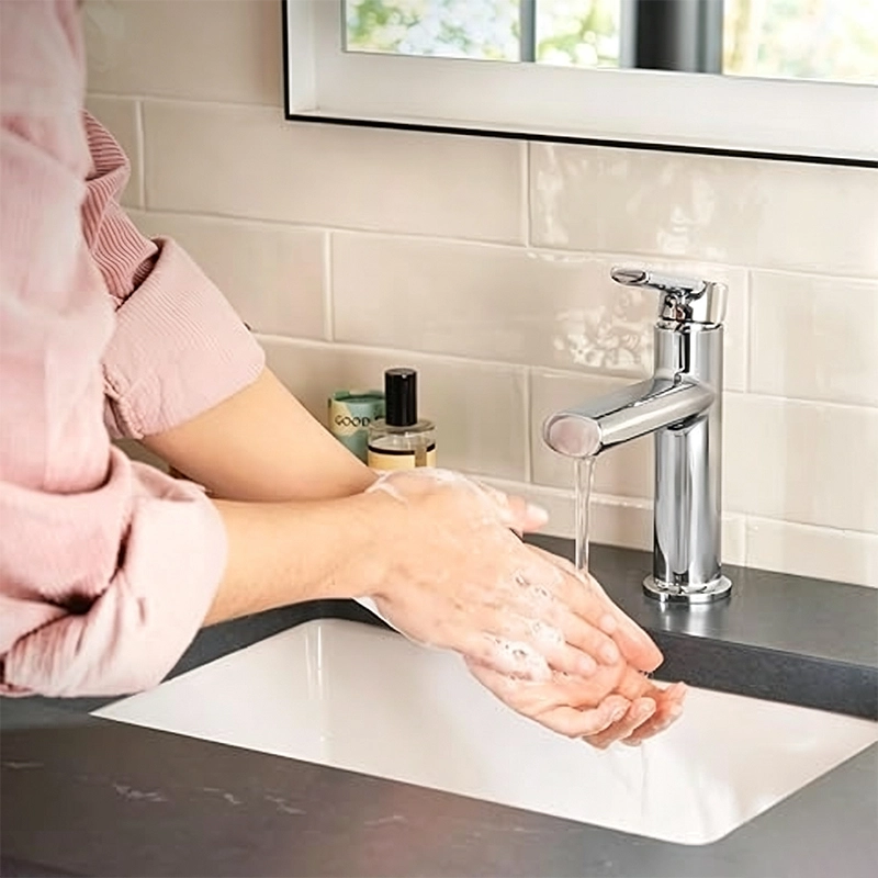 Moen Faucets & Shower Systems | Kitchen, Bathroom Fixtures & Smart Water Solutions
